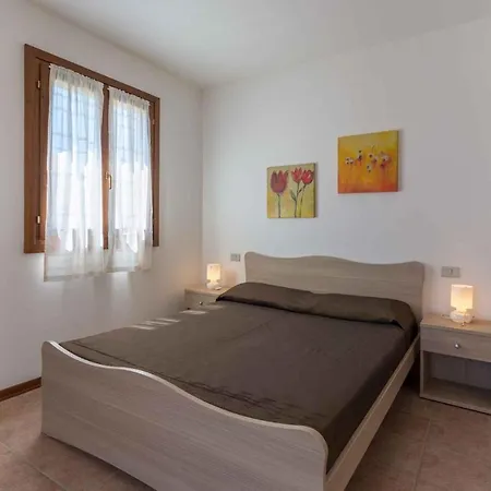 And Apts In Albarella 24882