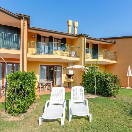 And Apts In Albarella 24882 Holiday home