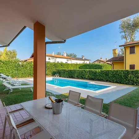 And Apts In Albarella 24882 Holiday home